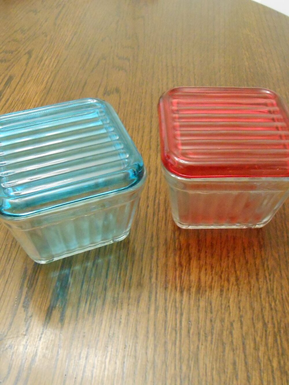 Pair of Refrigerator Dishes With Lids